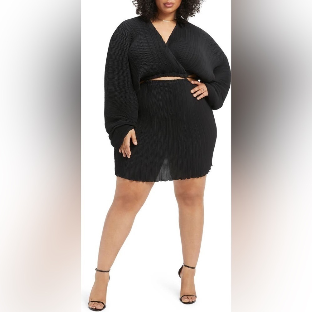 Good American long sleeved cutout plisse dress (black) small